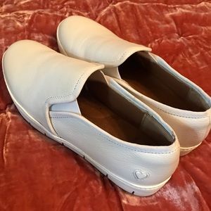 Nursing shoes